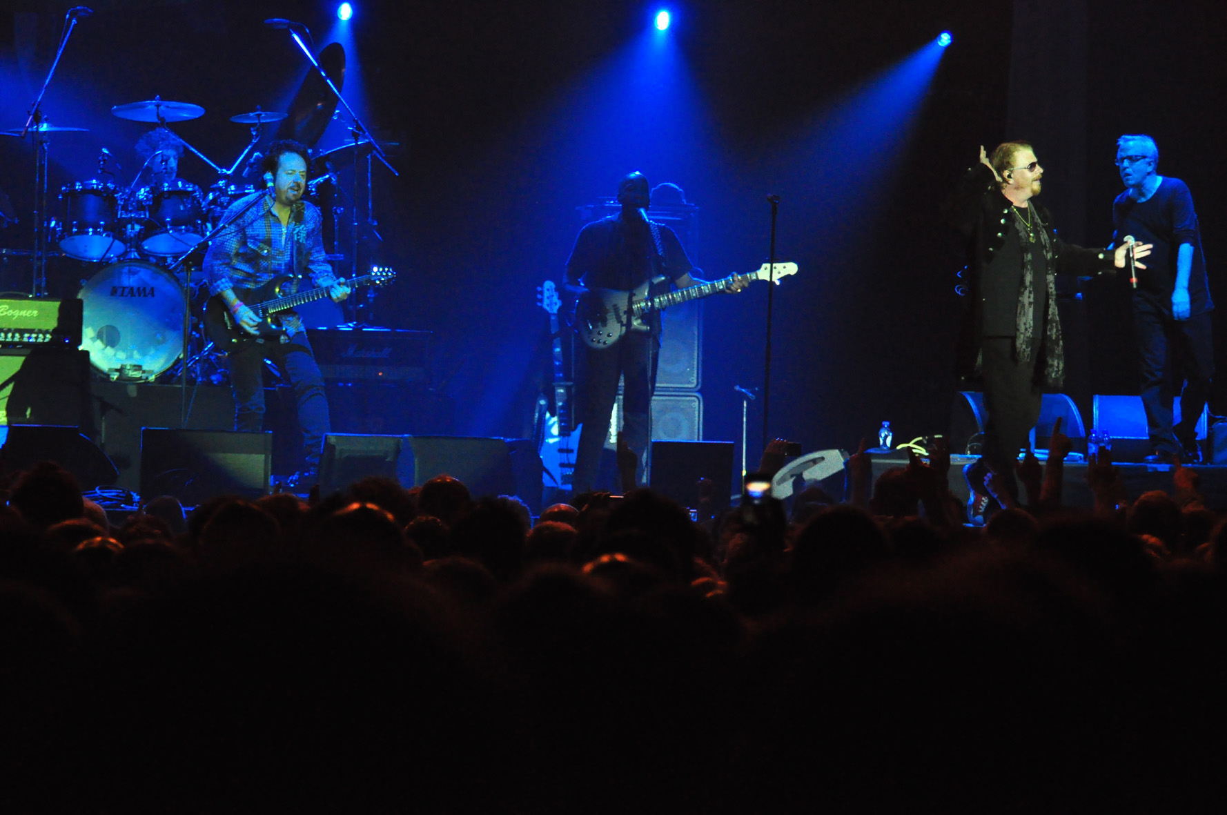 TOTO – IN THE BLINK OF AN EYE 1977-2011